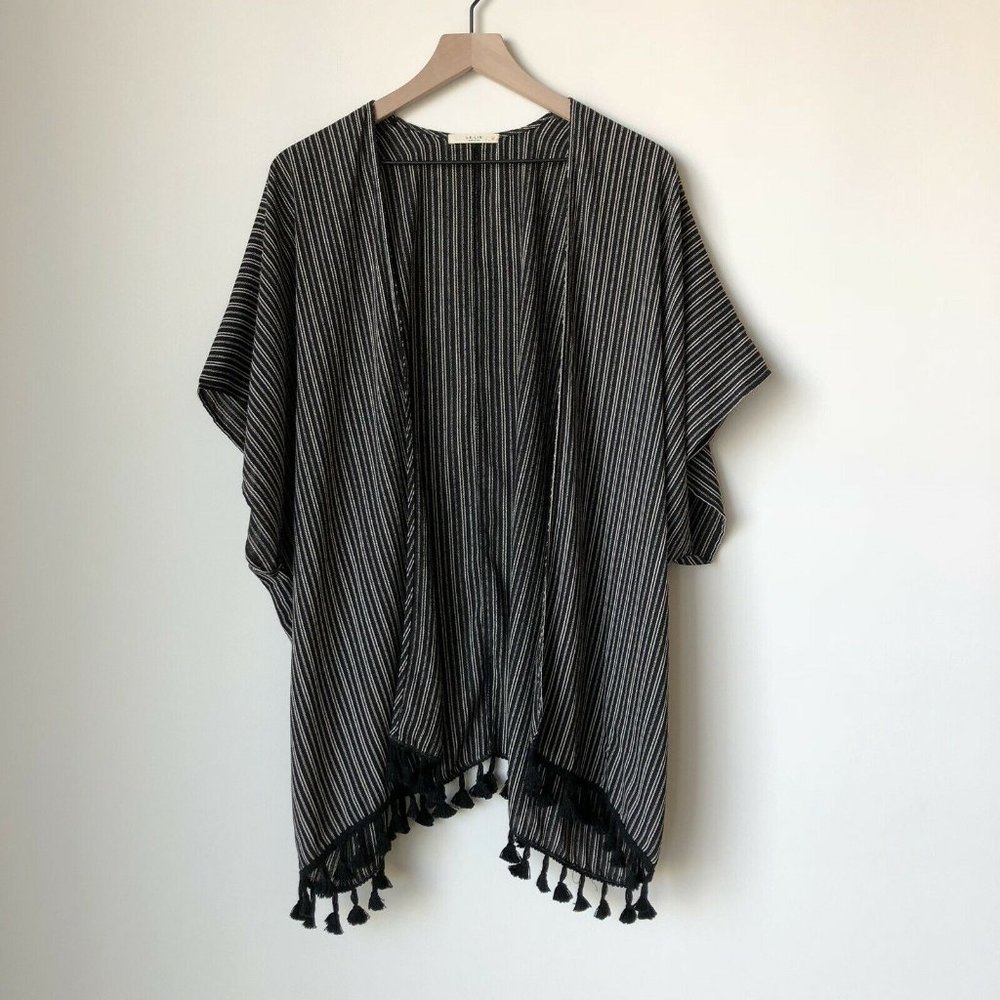 Stitch Fix Le Lis Kimono